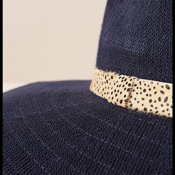 Anthropologie Brighton hat flaws nay leopard ?
